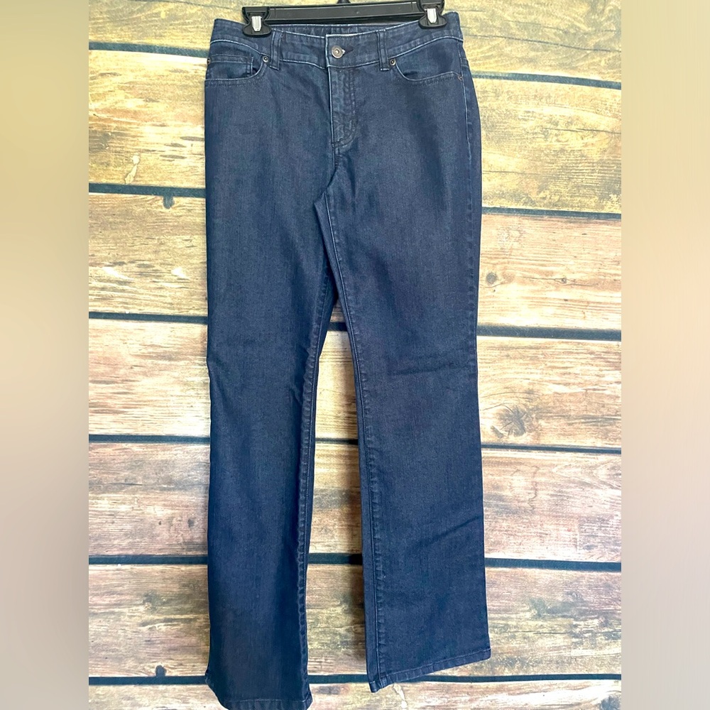 Like New Chico’s Boot Leg Ultimate Fit Jeans